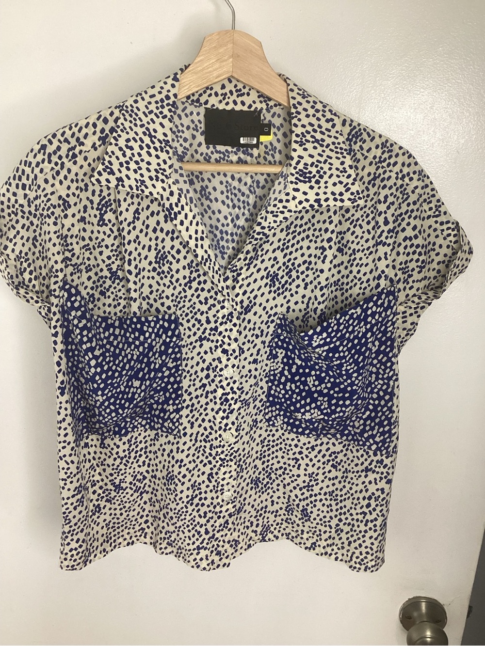 No. 6 Store Short-Sleeve Button-Front Spot Print Faro Pocket Top EUC 0